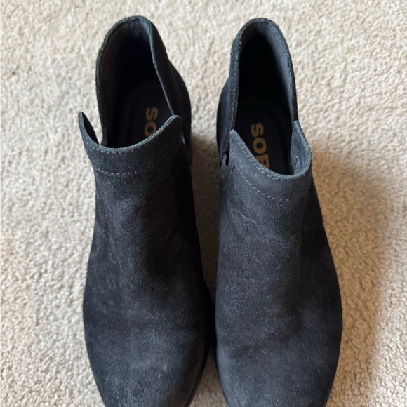 Sorel black leather booties size 8.5 - Picture 2 of 6